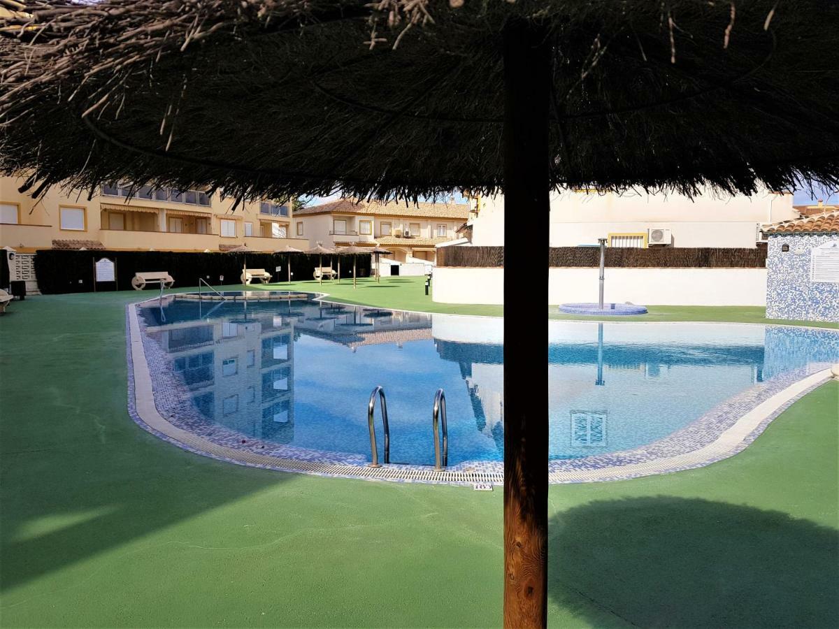 Apartamento Con Piscina En Oliva Nova Bagian luar foto